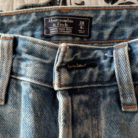 Abercrombie jeans - Picture 1 of 3
